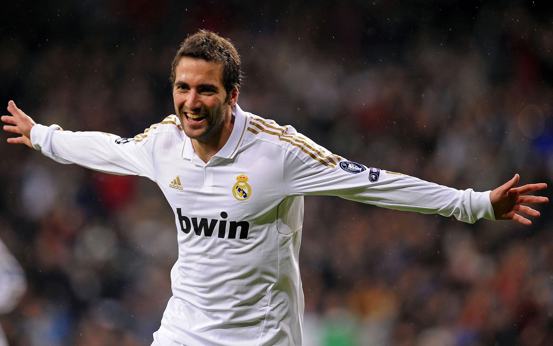 巴拉圭稳稳拿下拜仁,凯恩压制级发挥改写足坛认知