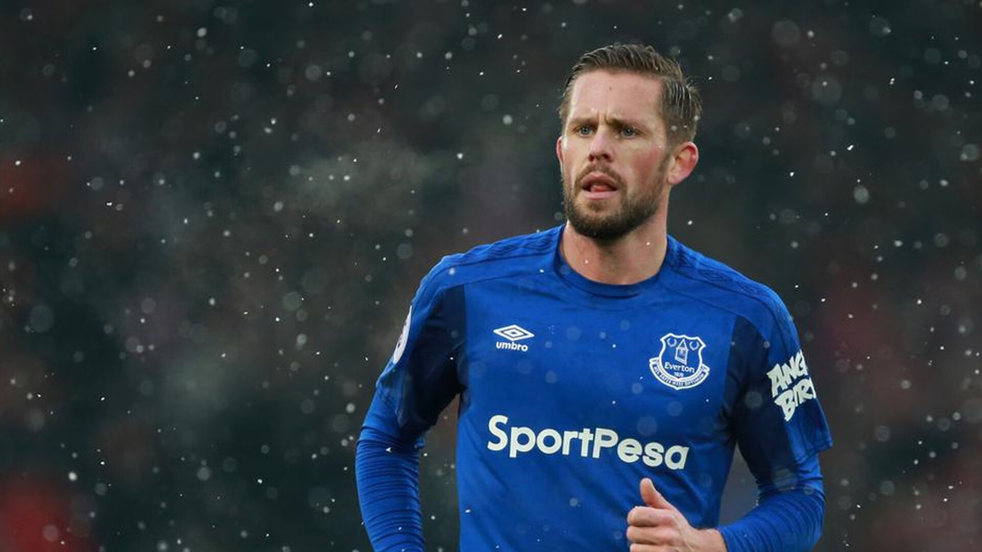 开云下载-爵士踏平广厦队，浓眉压制级发挥，当个人英雄主义照亮团队篮球的夜空